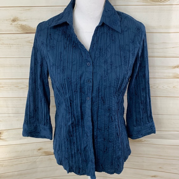 croft & barrow Tops - Croft & Barrow Blue Crinkle Button Down Top